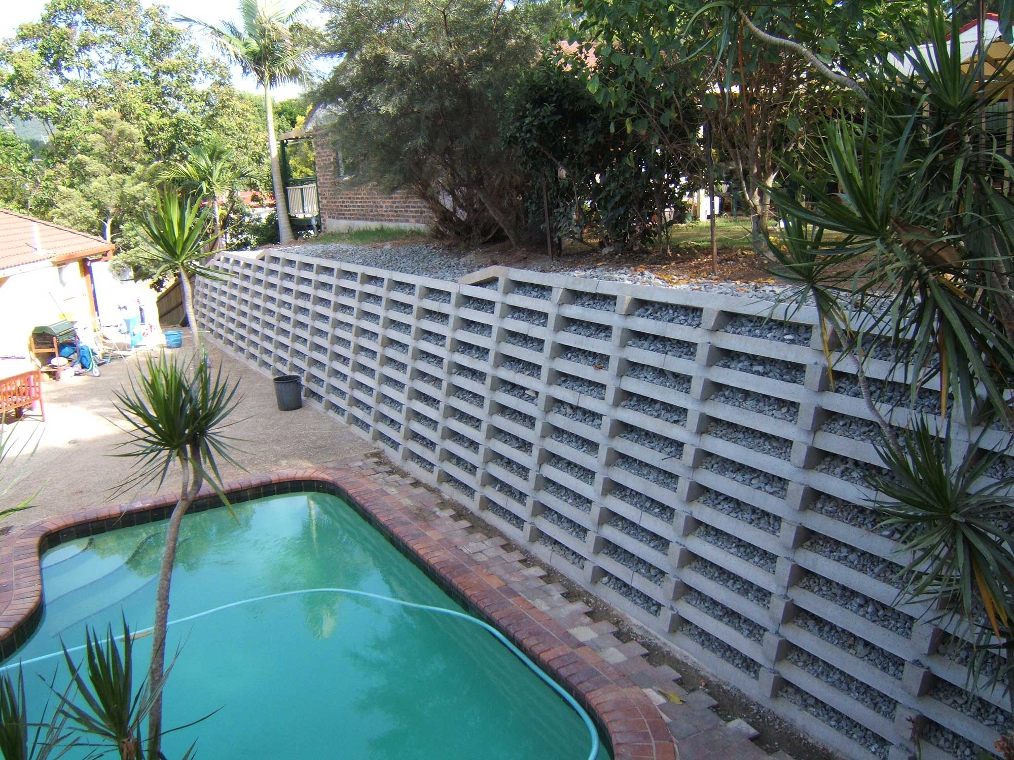 gold-coast-walls-cover-256